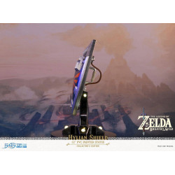 Zelda Breath of the Wild: Hylian Shield Collector's Edition - 29cm PVC Statuette